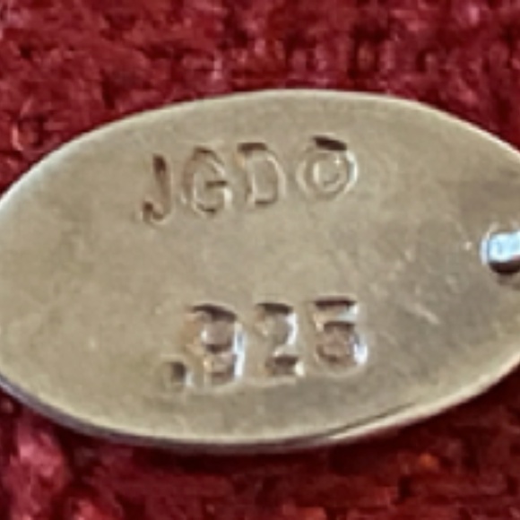 JDGO Indonesia Circle of Friends Necklace - Picture 6 of 7